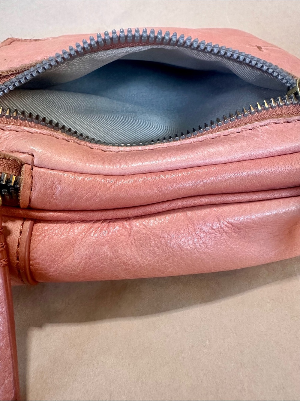 American Leather Co. Cleveland Crossbody in Sunkissed - Picture 5 of 7